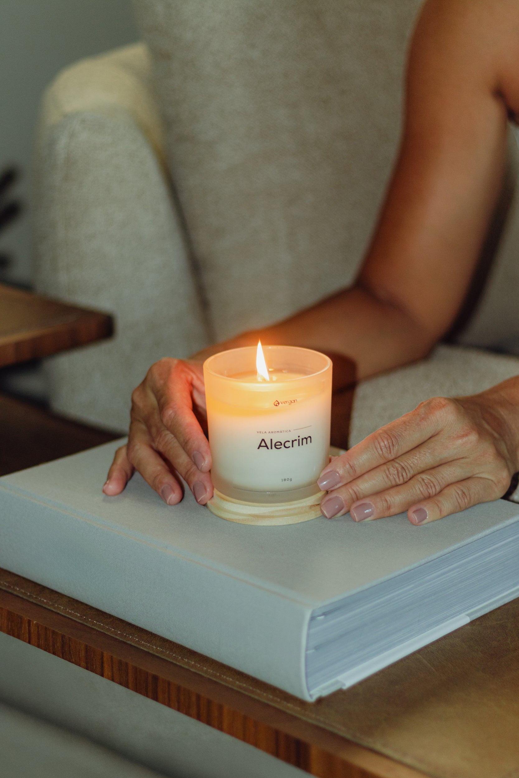 Vela Aromática 100% natural - Alecrim (180g)